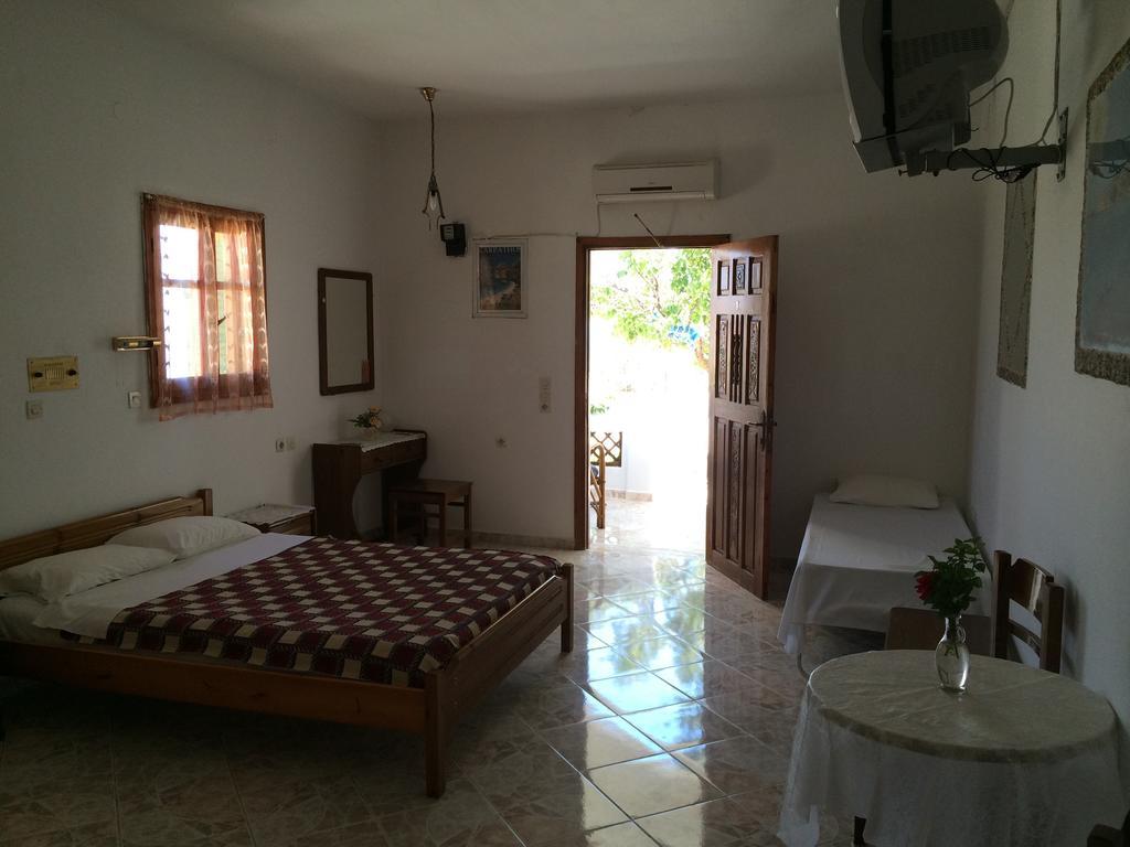 Mihalis Studios Lakki  Rum bild
