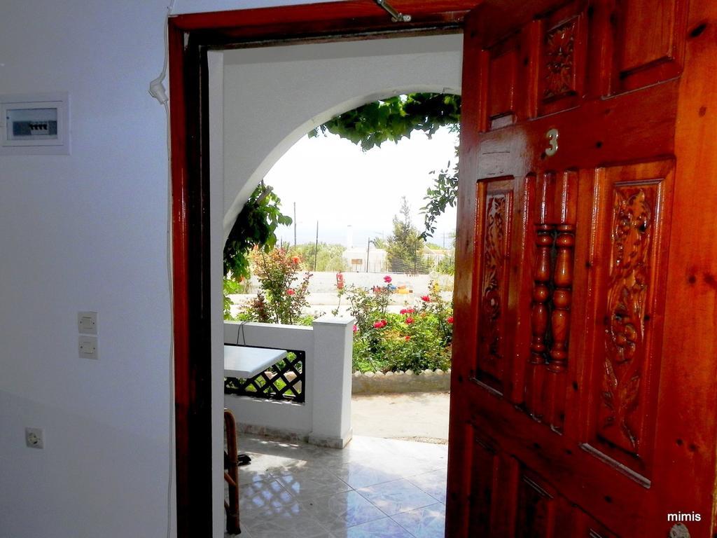 Mihalis Studios Lakki  Rum bild