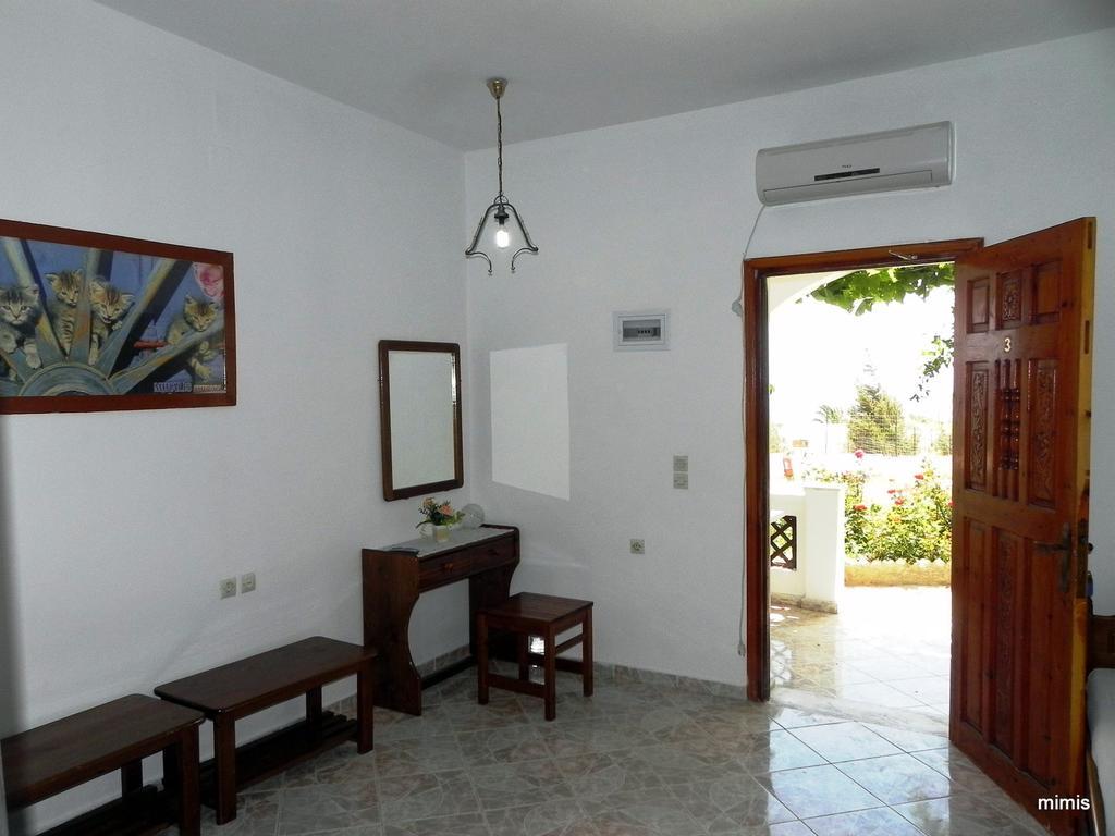 Mihalis Studios Lakki  Rum bild