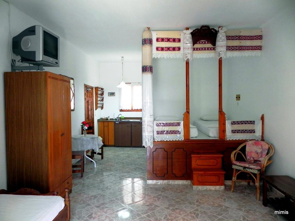Mihalis Studios Lakki  Rum bild